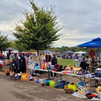 brocante Belloy en France parking de la marliere